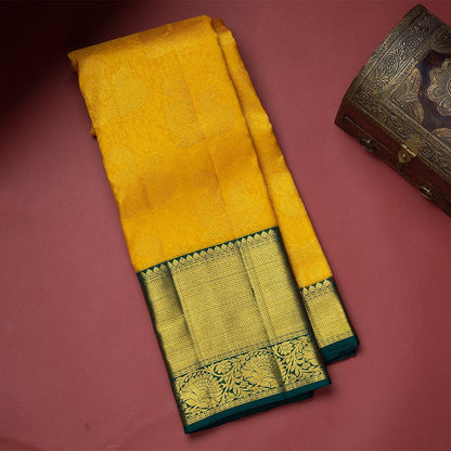 Best selling fancy & Desiner Saree With Desiner Full Stich Blouse