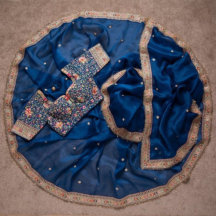 Best selling fancy & Desiner Saree With Desiner Full Stich Blouse